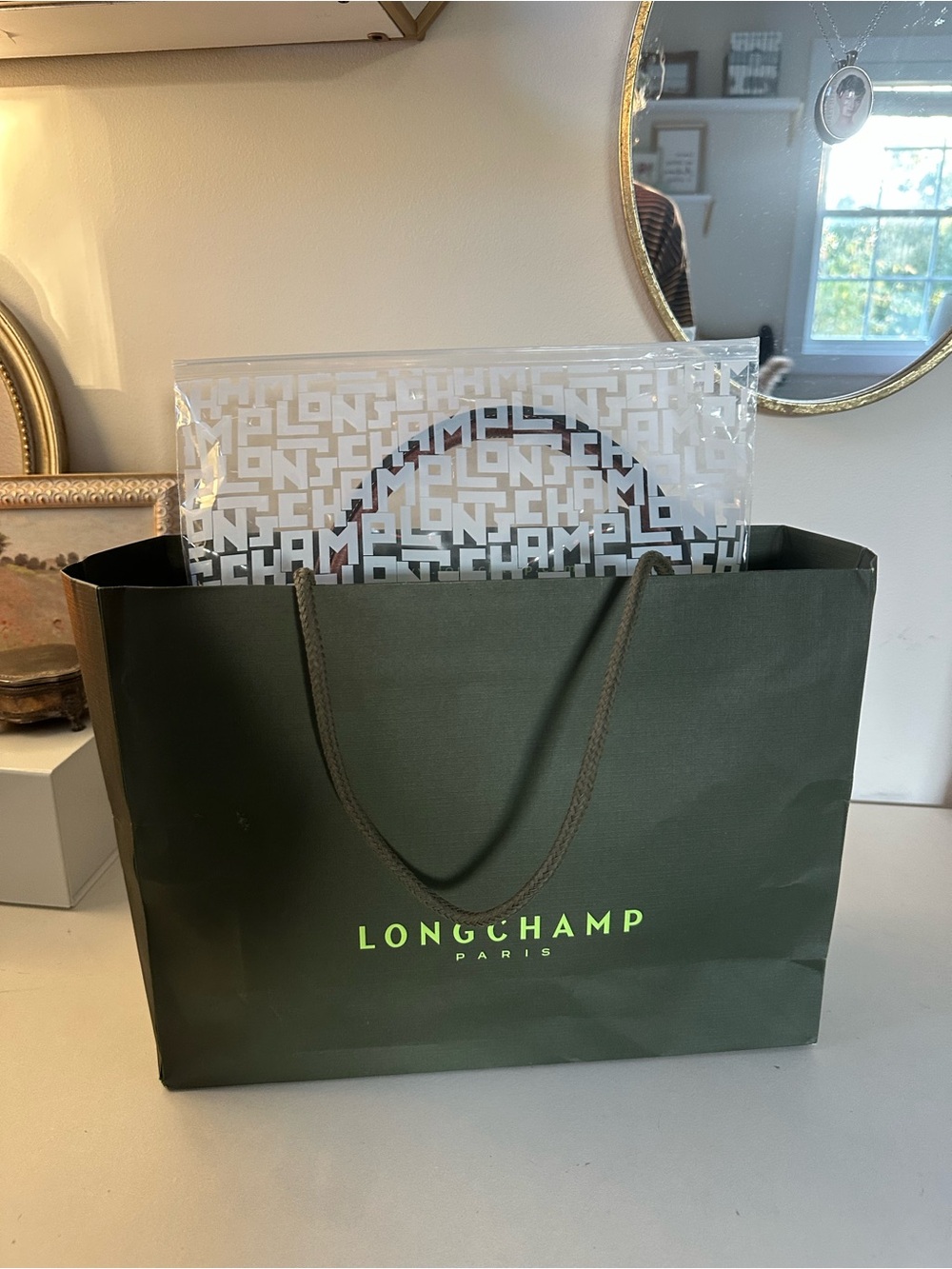 Longchamp Cream Tote bad